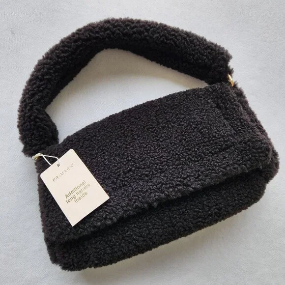 NWT Primark Black Faux Shearling Shoulder Hand Bag Soft Cozy TIk Tok Winter Cute - Picture 1 of 10